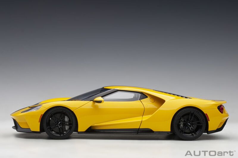 AutoArt 1:18 Ford GT 2017 Triple Yellow Black Stripes Model Car