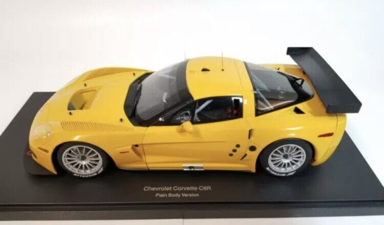 1/18 AUTOart CHEVROLET CORVETTE C6R PLAIN BODY YELLOW 80551