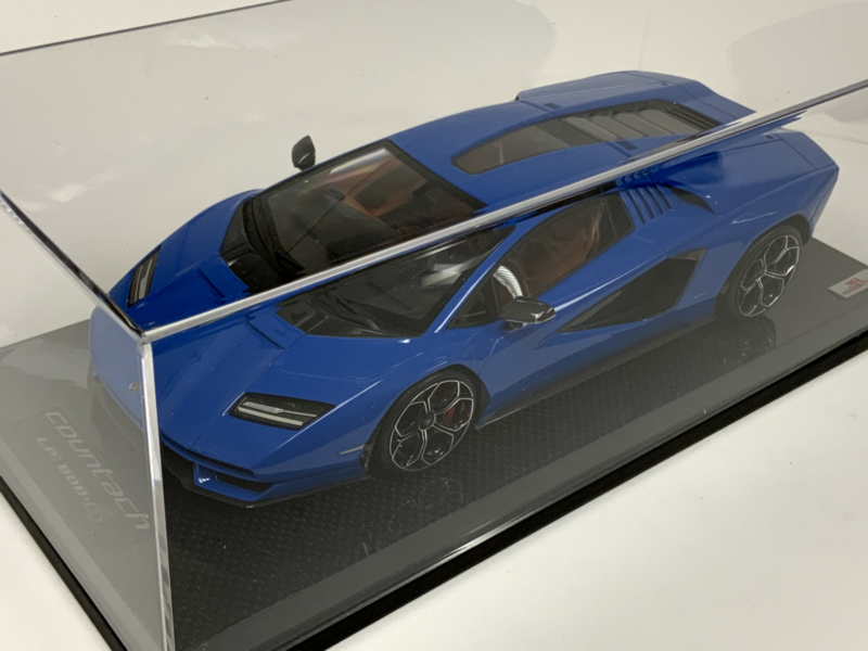 1/18 MR Collection Lamborghini Countach LPI 800-4 in Blue Carbon Base $995.99 ModelCarsHub