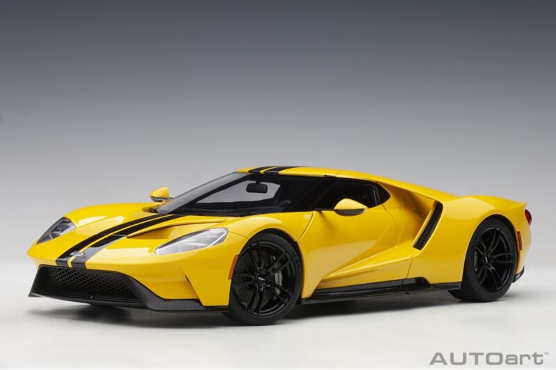 AutoArt 1:18 Ford GT 2017 Triple Yellow Black Stripes Model Car