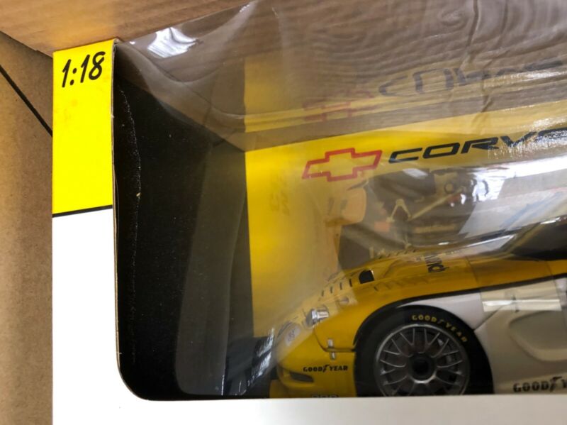 2000 CHEVROLET CORVETTE RACING C5R #3 ALMS RON FELLOWS 1:18 by AUTOart 80005
