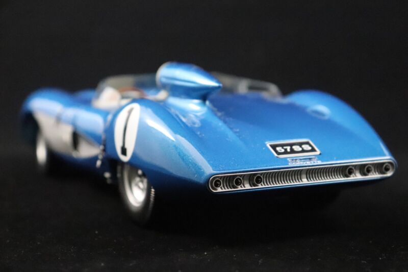 1/18 AutoArt Chevrolet Corvette SS 1957 Blue 71051