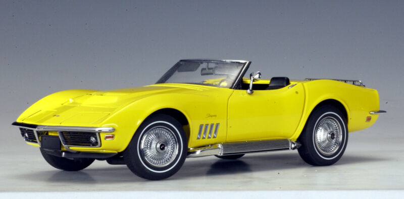1/18 AUTOart 1969 CHEVROLET CORVETTE CONVERTIBLE YELLOW 71161