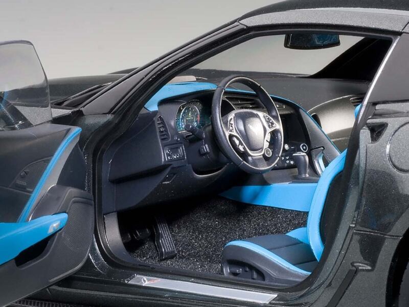 2017 CHEVROLET CORVETTE C7 GRAND SPORT WATKINS GLEN GRAY 1:18 BY AUTOart 71272