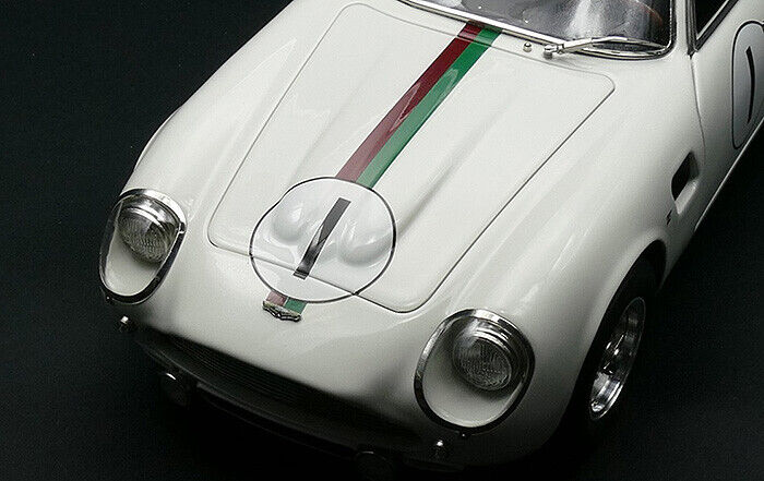 1:18 CMC 1961 Aston Martin DB4 Zagato LeMans #1 Kerguen Dewez CMC139