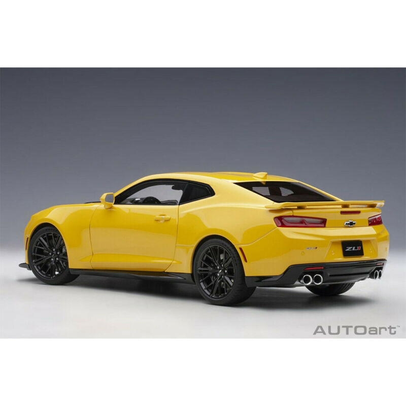 AUTOart 2017 Chevrolet Camaro ZL1 1:18 Model Car Bright Yellow 71205
