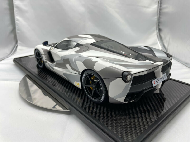 Ferrari LaFerrari Camouflage - LE 1/60 pcs BBR 1/12 Display Case