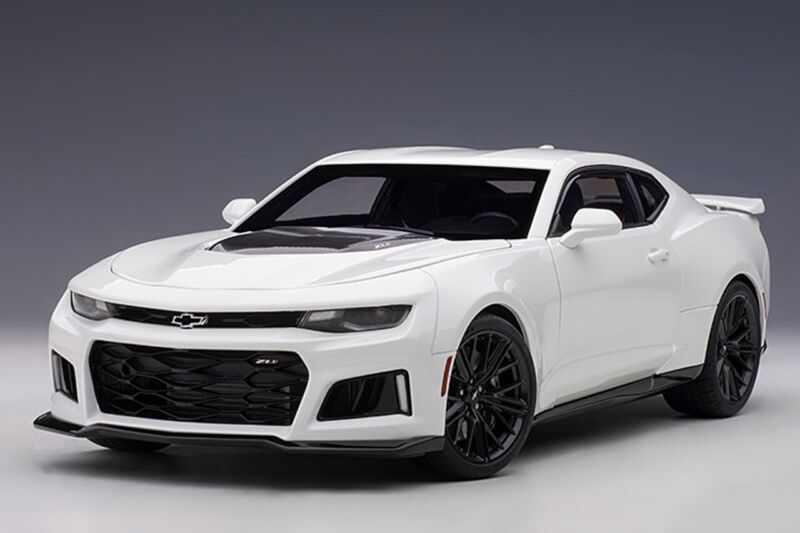 1/18 AUTOart 2017 Chevrolet Chevy Camaro ZL1 (Summit White) Car Model 1/18 AUTOart 2017 Chevrolet Chevy Camaro ZL1 (Summit White) Car Model $287.95 ModelCarsHub