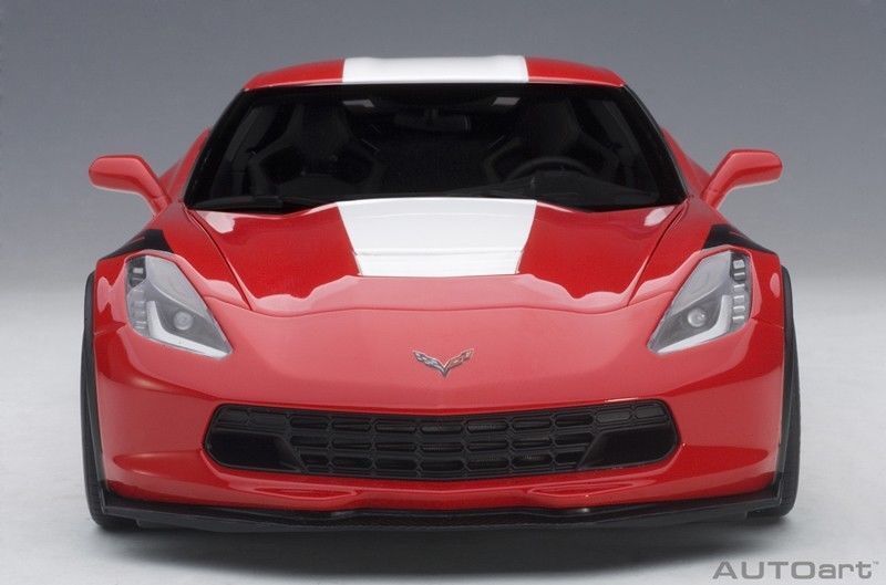 AUTOART CHEVROLET CORVETTE GRAND SPORT (RED/WHITE STRIPES) 1:18