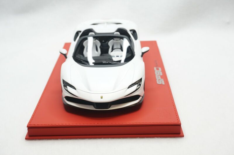 1/18 BBR FERRARI SF90 SPIDER FUJI WHITE MATT DELUXE RED LEATHER limited 10pcs
