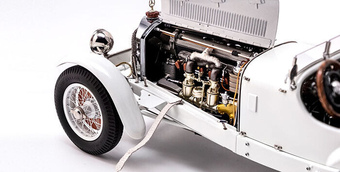 1:18 CMC 1930 Mercedes-Benz SSKL white M-190