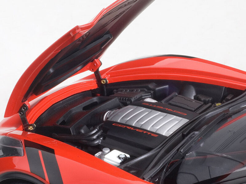 2017 CHEVROLET CORVETTE C7 GRAND SPORT RED WHITE STRIPE 1:18 by AUTOart 71274