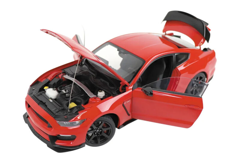 1/18 AUTOart Scale Ford Shelby GT-350R Race Red 72935