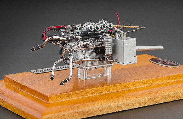 1:18 CMC 1960 Maserati Tipo 61 Birdcage engine with showcase CMC126