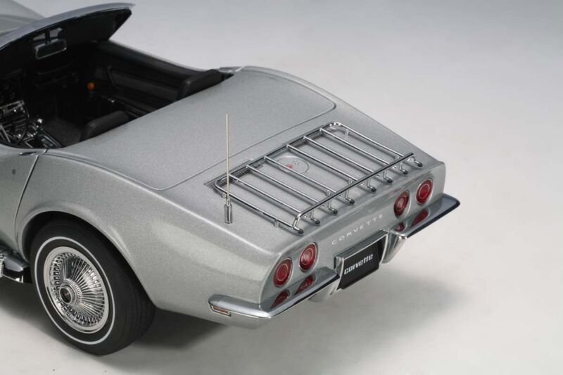 1969 CHEVROLET CORVETTE CONVERTIBLE CORTEZ SILVER 1:18 AUTOART #71162