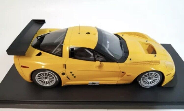 1/18 AUTOart CHEVROLET CORVETTE C6R PLAIN BODY YELLOW 80551