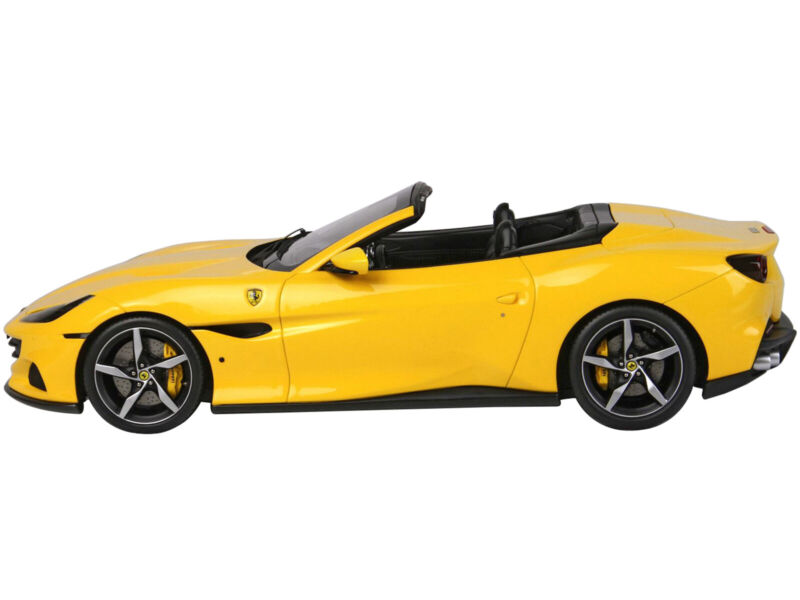 BBR 1/18 FERRARI PORTOFINO M CONVERTIBLE YELLOW & DISPLAY CASE