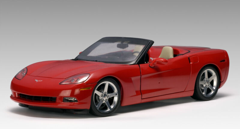 2005 CHEVROLET CORVETTE C6 RED 1:18 Scale AUTOart #71221 LIMITED TO 6000 PIECES