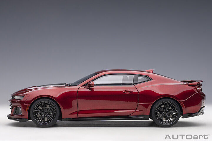 AUTOart 2017 Chevrolet Camaro ZL1 1:18 Model Car Garmet Red Tintcoat 71208