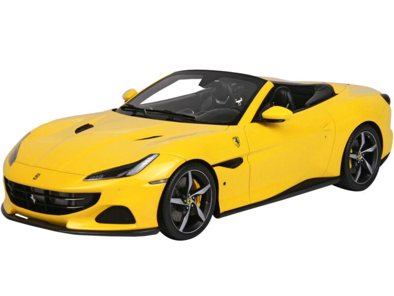 BBR 1/18 FERRARI PORTOFINO M CONVERTIBLE YELLOW & DISPLAY CASE