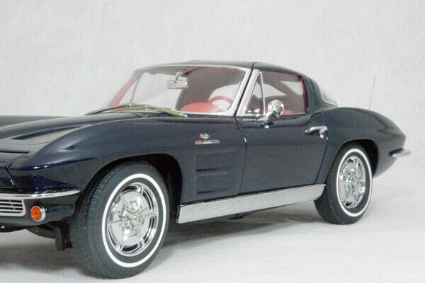 1/18 CHEVROLET Chevrolet Corvette (C2) Stingray Daytona Blue