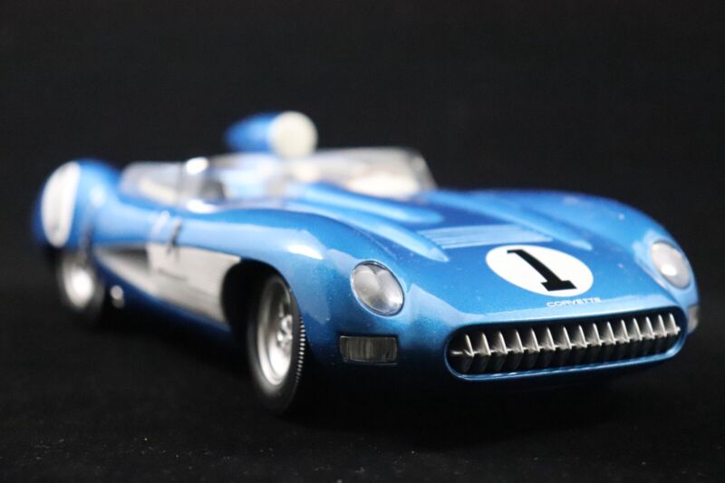 1/18 AutoArt Chevrolet Corvette SS 1957 Blue 71051