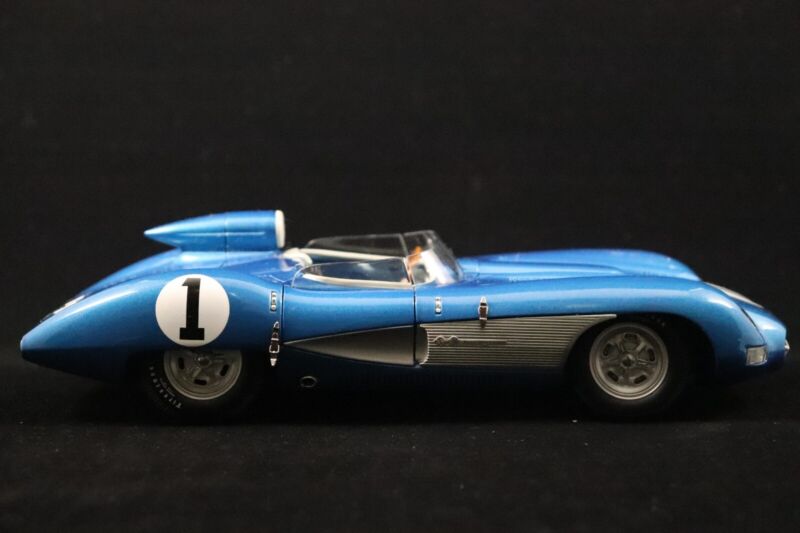 1/18 AutoArt Chevrolet Corvette SS 1957 Blue 71051