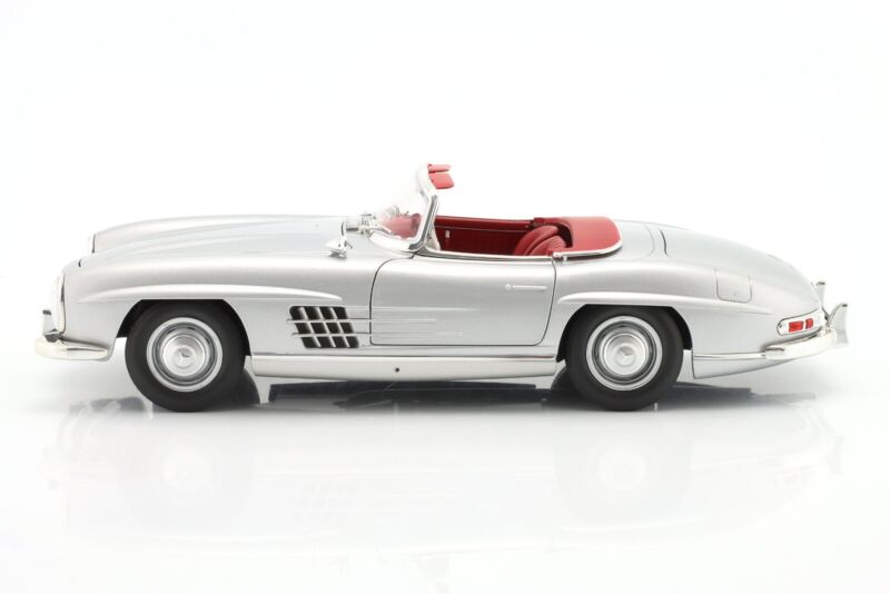 MERCEDES-BENZ 300 SL Roadster (W121) 1957 Silver - 1/18 - NOREV
