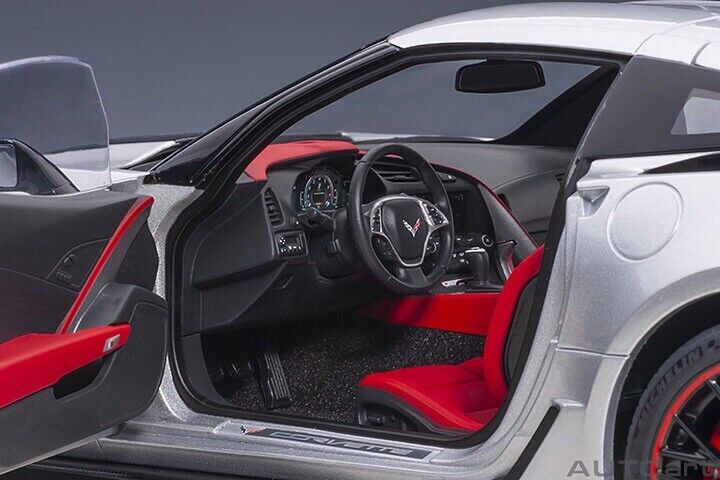 2016 CHEVROLET CORVETTE C7 Z06 BLADE SILVER 1:18 by AUTOart 71269