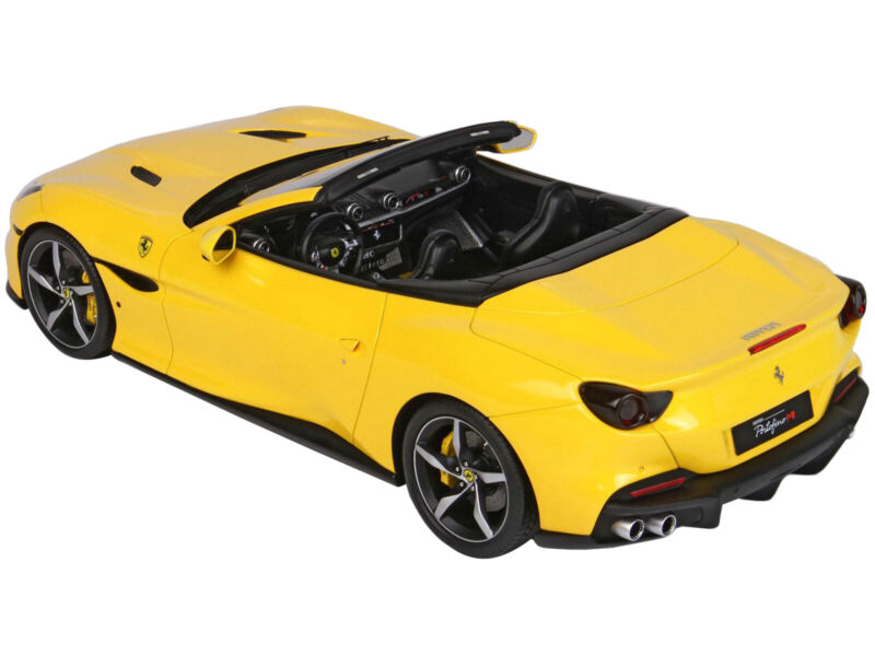 BBR 1/18 FERRARI PORTOFINO M CONVERTIBLE YELLOW & DISPLAY CASE