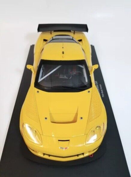 1/18 AUTOart CHEVROLET CORVETTE C6R PLAIN BODY YELLOW 80551