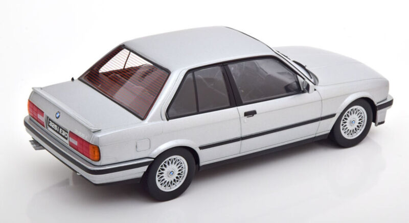 KK-Scale 1:18 BMW 325i E30 M-PACKAGE 1 SILVER 1987 diecast model
