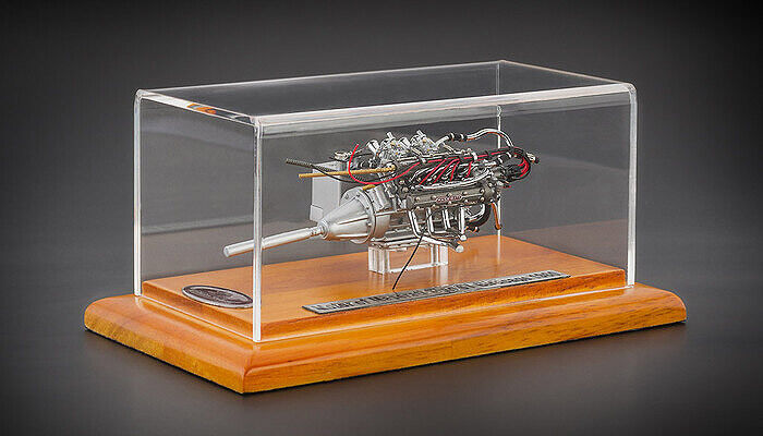 1:18 CMC 1960 Maserati Tipo 61 Birdcage engine with showcase CMC126