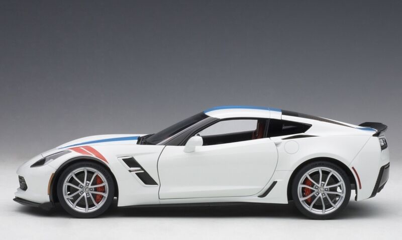 2017 CHEVROLET CORVETTE C7 GRAND SPORT WHITE BLUE STRIPE 1:18 by AUTOart 71271