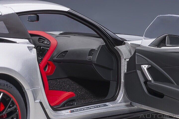 2016 CHEVROLET CORVETTE C7 Z06 BLADE SILVER 1:18 by AUTOart 71269