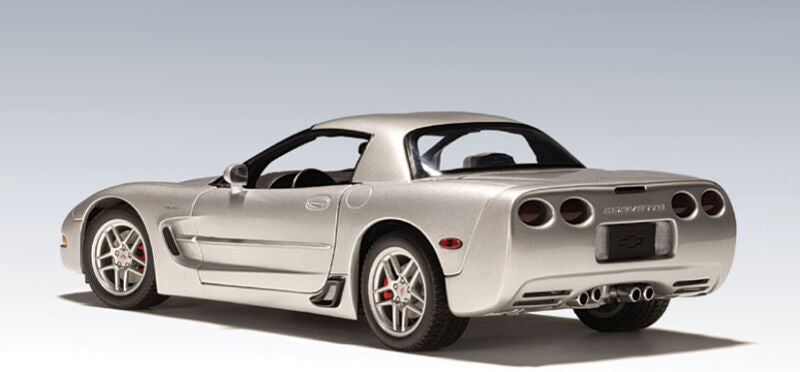 1/18 AUTOart 2001 CHEVROLET CORVETTE Z06 C5 SEBRING SILVER