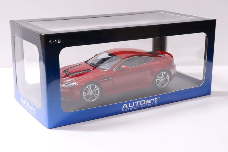 1:18 AUTOart Aston Martin V12 Vantage Coupe 2010 Red Metallic