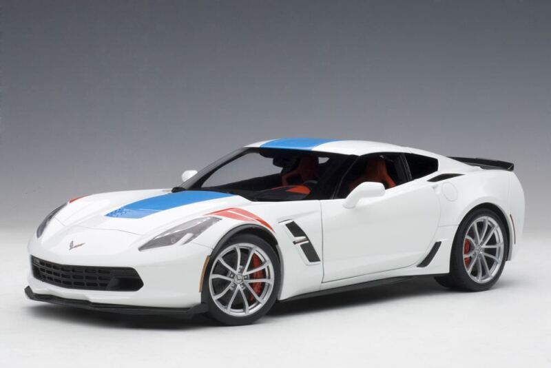 2017 CHEVROLET CORVETTE C7 GRAND SPORT WHITE BLUE STRIPE 1:18 by AUTOart 71271