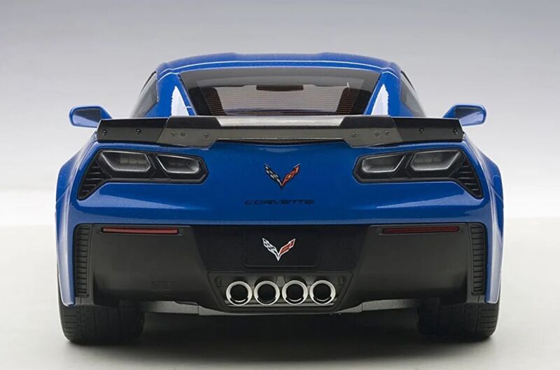 AUTOart 1/18 Chevrolet Corvette (C7) Z06 (Blue)