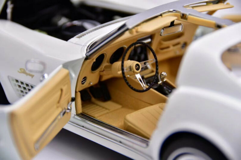 1/18 AUTOart Chevrolet Corvette 1970 White
