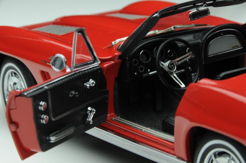 1/18 AUTOart Chevrolet Corvette C2 Sting Ray Convertible 1963 71191