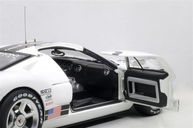 1:18 AUTOart 2005 FORD GT LM RACE CAR SPEC II Scale #80515