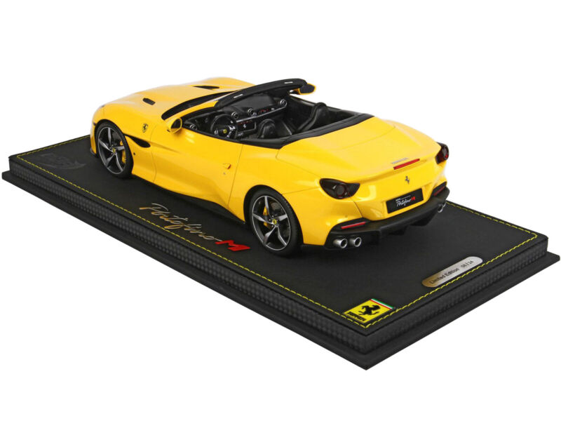 BBR 1/18 FERRARI PORTOFINO M CONVERTIBLE YELLOW & DISPLAY CASE