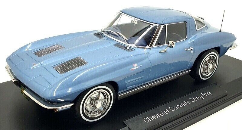 CHEVROLET CORVETTE Sting Ray 1963 Light Blue metallic - 1/18 - NOREV