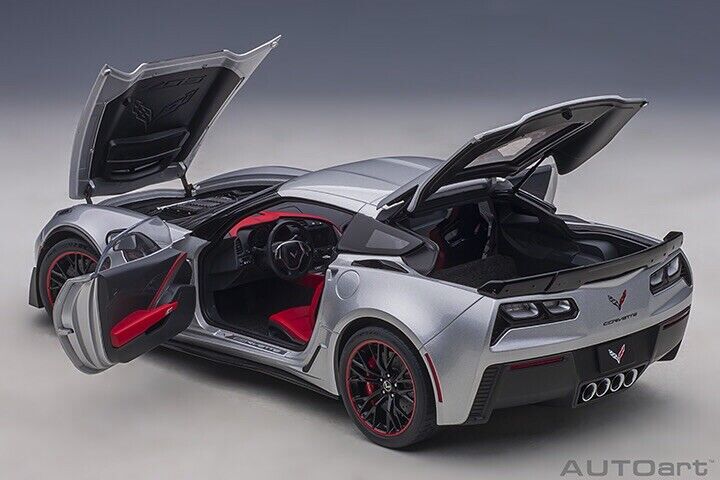 2016 CHEVROLET CORVETTE C7 Z06 BLADE SILVER 1:18 by AUTOart 71269