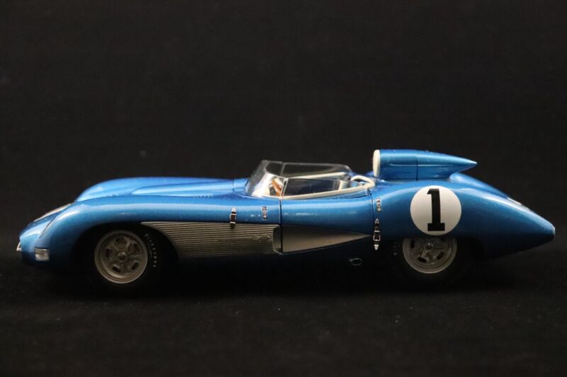 1/18 AutoArt Chevrolet Corvette SS 1957 Blue 71051