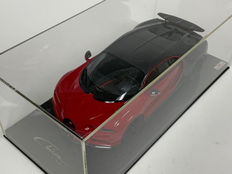 1/18 MR Collection Bugatti Chiron Red / Carbon Fiber black Wheels Carbon Base $929.95 ModelCarsHub