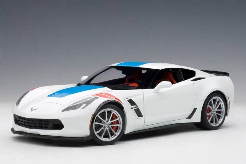 1/18 AUTOart Chevrolet Corvette c7 grand sport arctic white blue stripes 71271