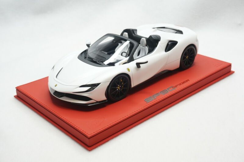 1/18 BBR FERRARI SF90 SPIDER FUJI WHITE MATT DELUXE RED LEATHER limited 10pcs