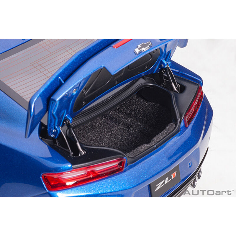 AUTOart 2017 Chevrolet Camaro ZL1 1:18 Model Car Hyper Blue Metallic 71209